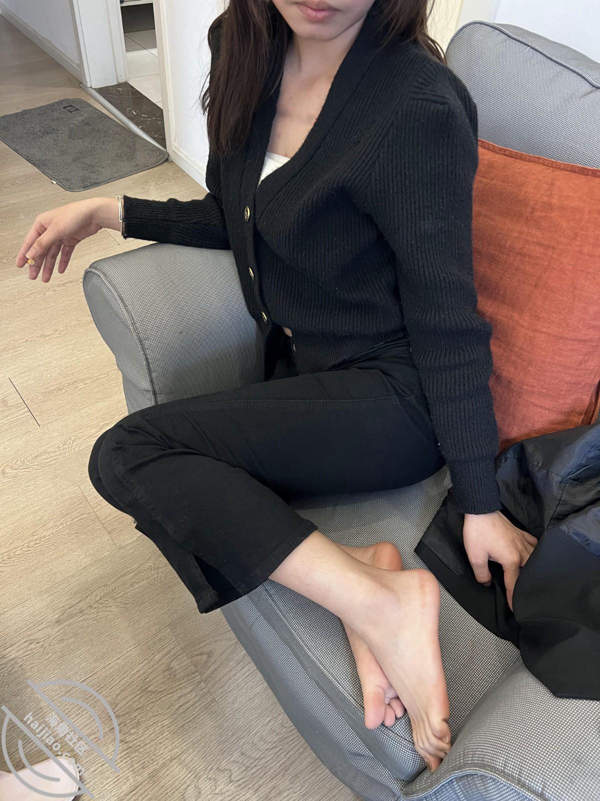 图片[2]-作者：奶子即正义 《正义原创,老爸还在客厅,偷偷溜进妹妹的房里深入她~》-老宋小屋