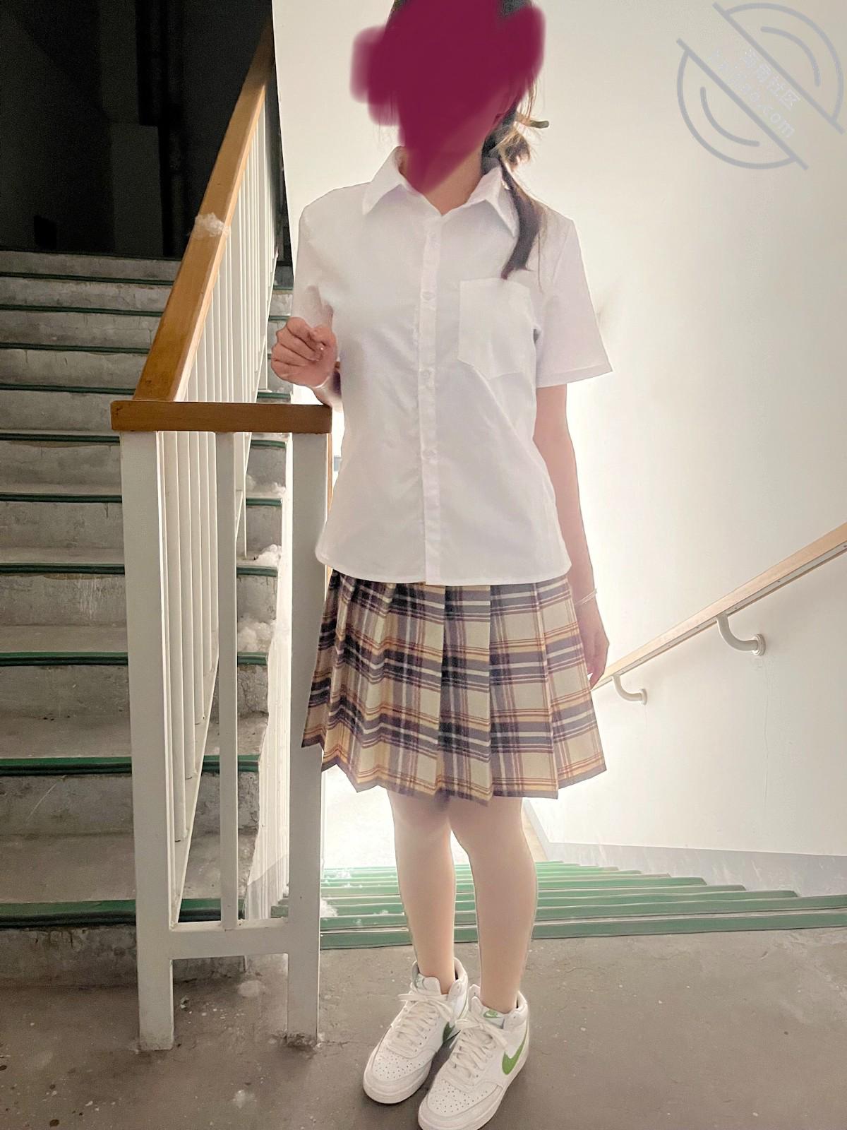 图片[2]-作者：和妹妹同居的生活 《精华户外（原创）刚考上大学的妹妹来到大城市和我同居…18学校内做爱》-老宋小屋