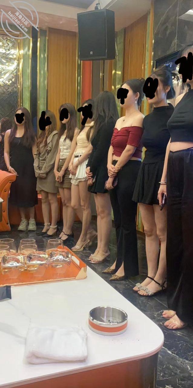 图片[2]-作者：精虫上脑小男孩 《（原创）巨乳阿姨的致命诱惑，一边猛捏奶子，一边疯狂的抽插着她。》-老宋小屋