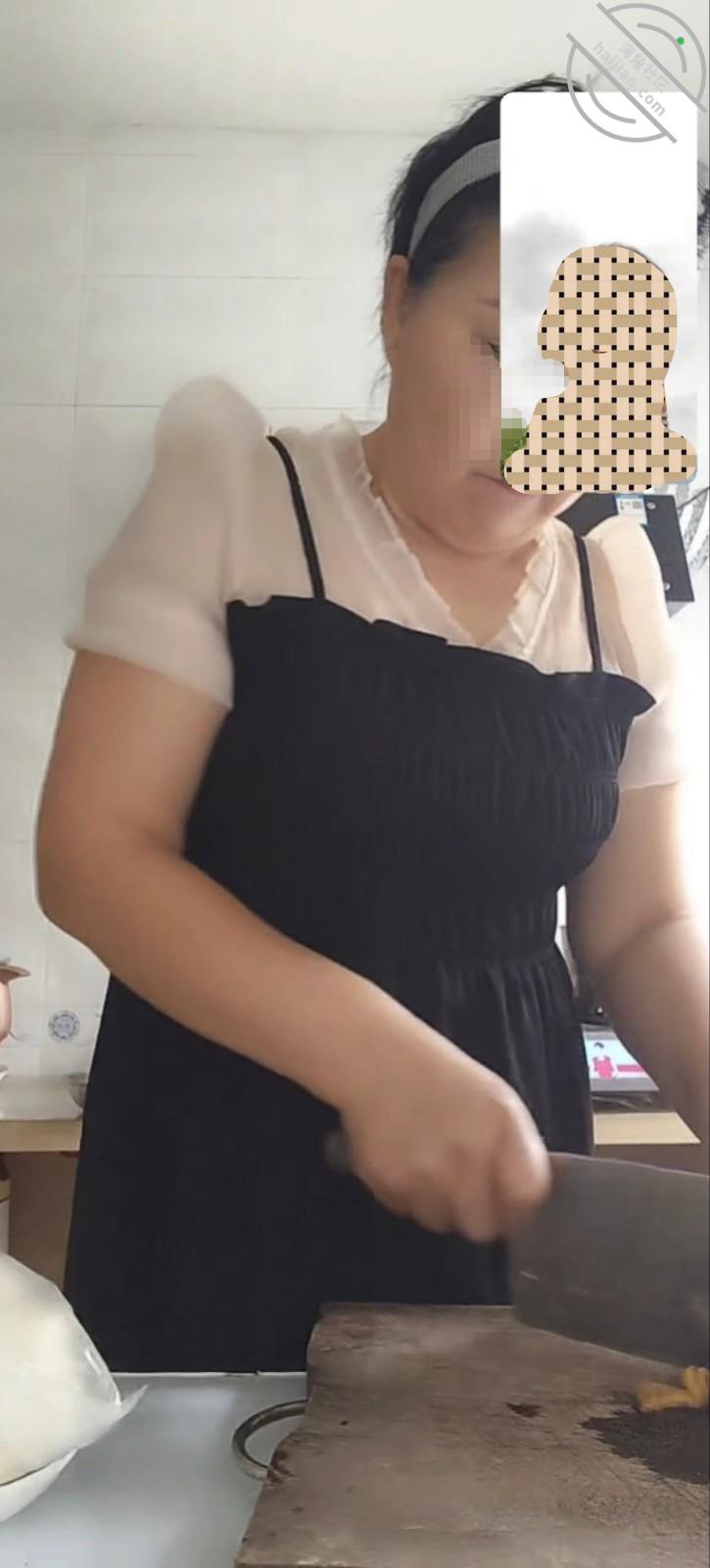 图片[2]-作者：妈妈的味道（干妈变成了情人） 《(原创视频)68.5：干妈过生日，第一次用手伸进她的阴道（无码版）》-老宋小屋