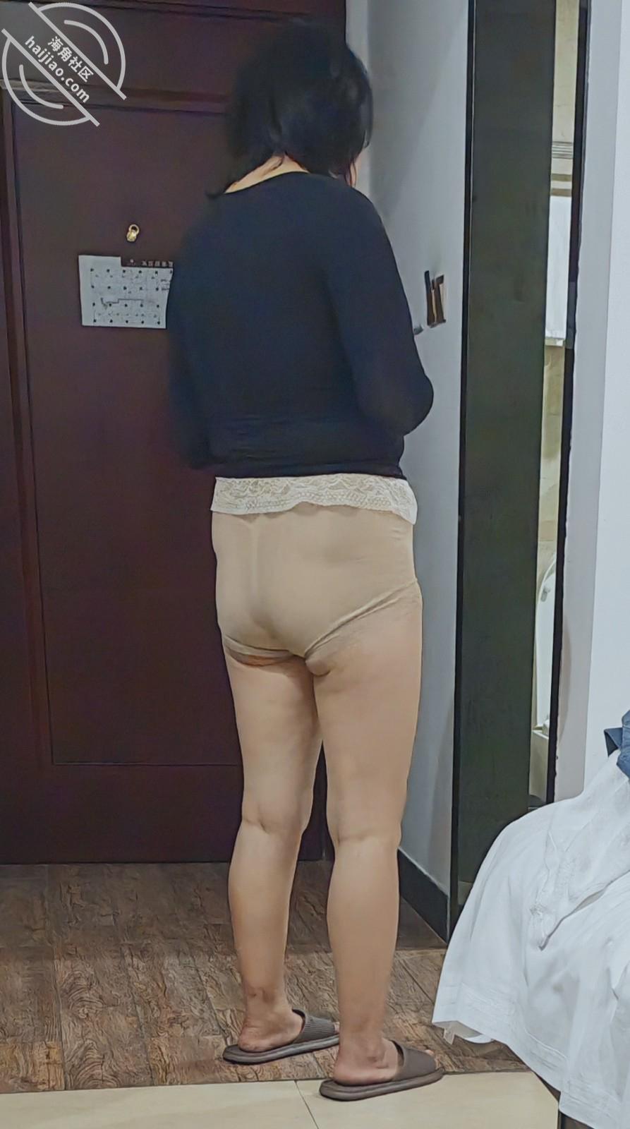 图片[2]-作者：妈妈的味道（干妈变成了情人） 《(原创视频)166：干妈被她女儿气得半夜来找我喝酒，喝完直接把她操了》-老宋小屋