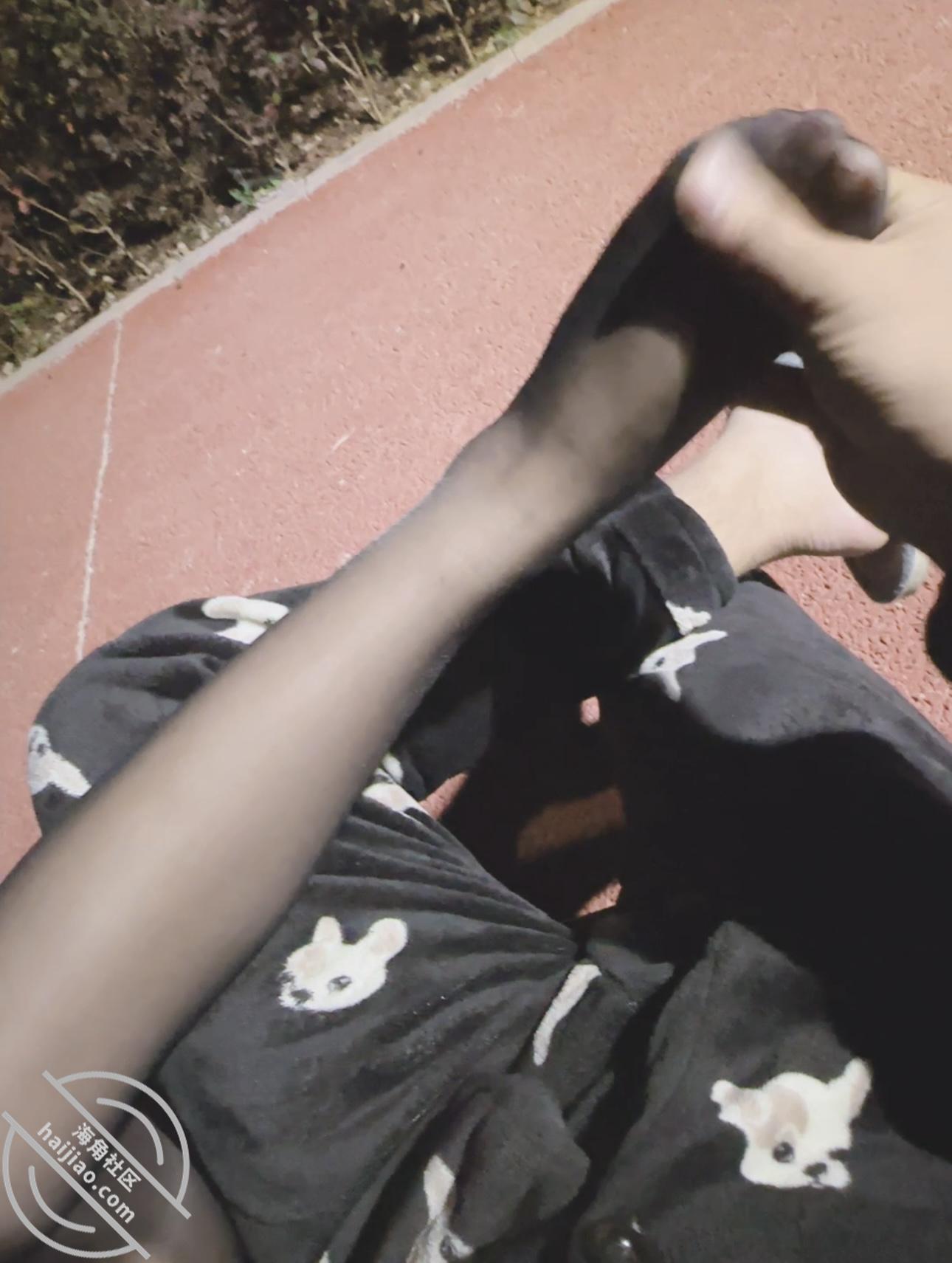 图片[2]-作者：拿走妹妹的处女 《92 (原创视频贴) 穿着黑丝的妹妹我没忍住在公园操了！》-老宋小屋