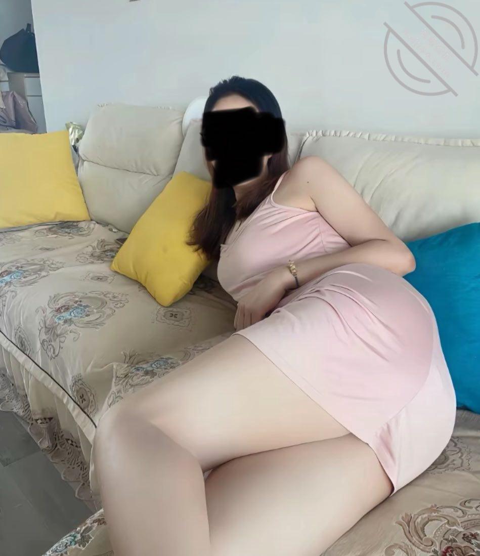 图片[2]-作者：我就放进去不动 《（原创）后妈：你爸在家，不要这样，仍不顾后妈的哭喊求饶，把她给强干内射了》-老宋小屋