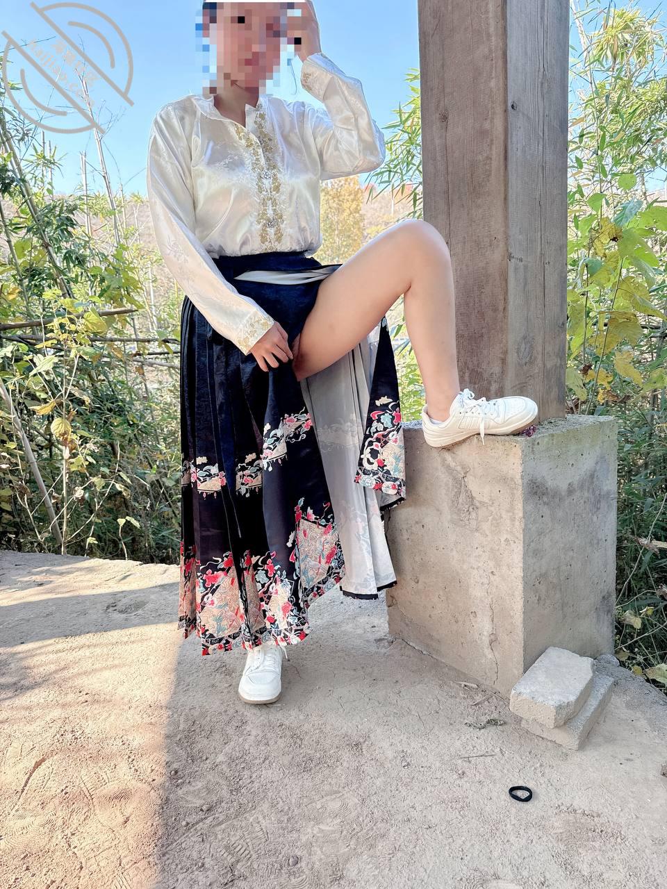 图片[2]-作者：拿走妹妹的处女 《上视频了兄弟们，原来你们这么喜欢妹妹的马面裙啊！》-老宋小屋