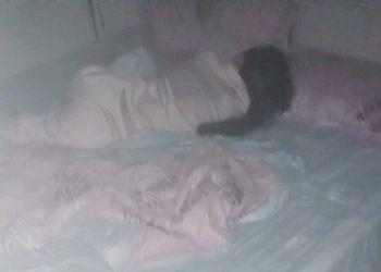 图片[2]-作者：爱上自己的亲妹妹 《【原创】强奸了一奶同胞的亲妹妹，趁她睡觉时候插了进去，露脸无码只为真实》-老宋小屋