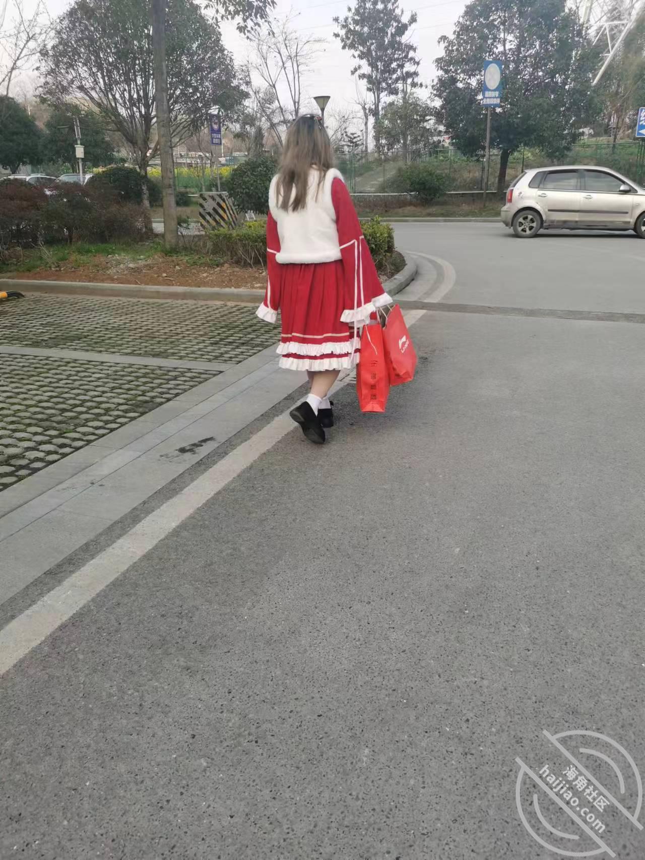 图片[2]-作者：我想操我表姐 《（原创）6带妹妹去逛街买衣服然后带回家迷奸她》-老宋小屋