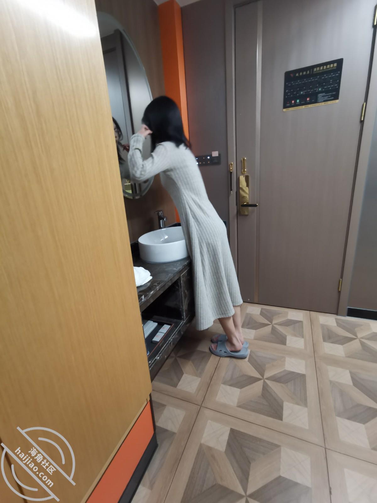 图片[2]-作者：我的极品表妹 《【原创】20岁极品长腿表妹的长视频来啦，三十五分钟》-老宋小屋