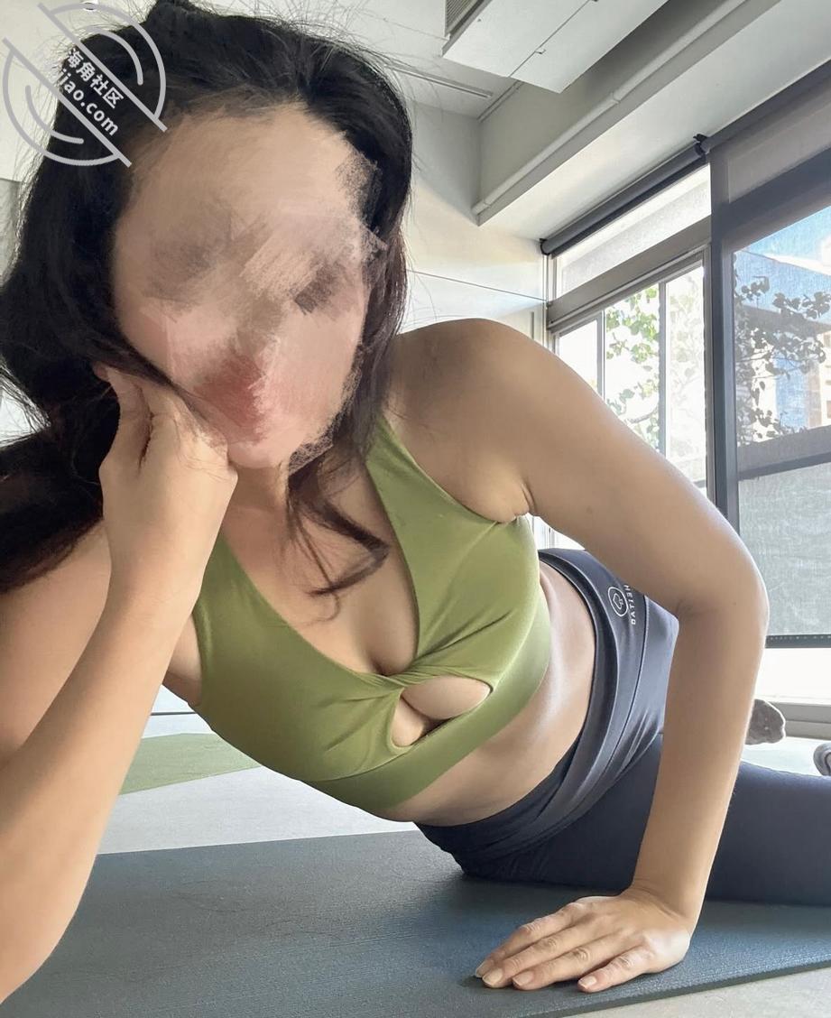 图片[2]-作者：好想内射我亲妈啊 《醉酒老妈让我帮她按腰，精虫上脑没忍住从后面插进去。不顾她的反抗内射进去。》-老宋小屋