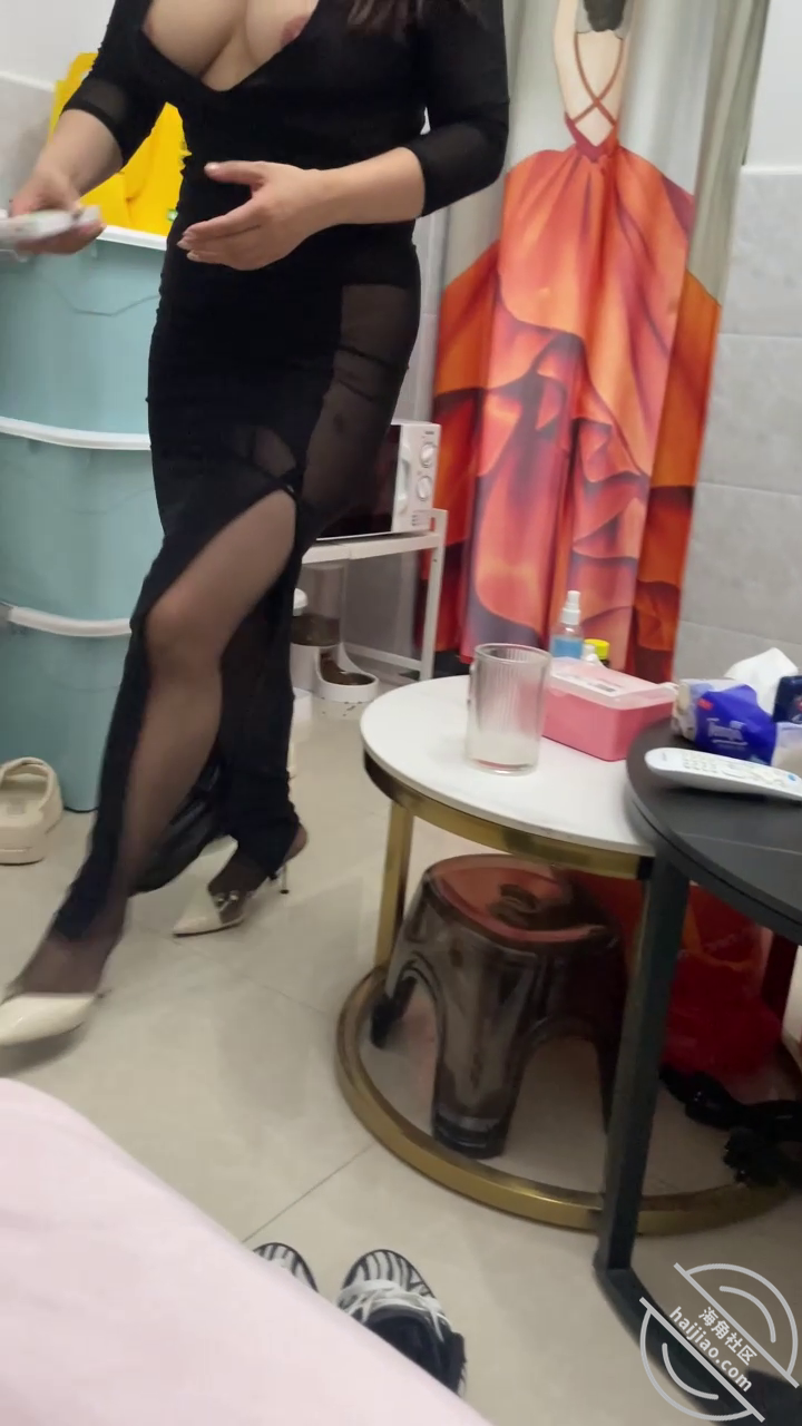 图片[2]-作者：小兽先生 《【野兽原创3】少妇人妻的黑丝旗袍诱惑，边接电话边被操，口爆射到喉咙最深处》-老宋小屋