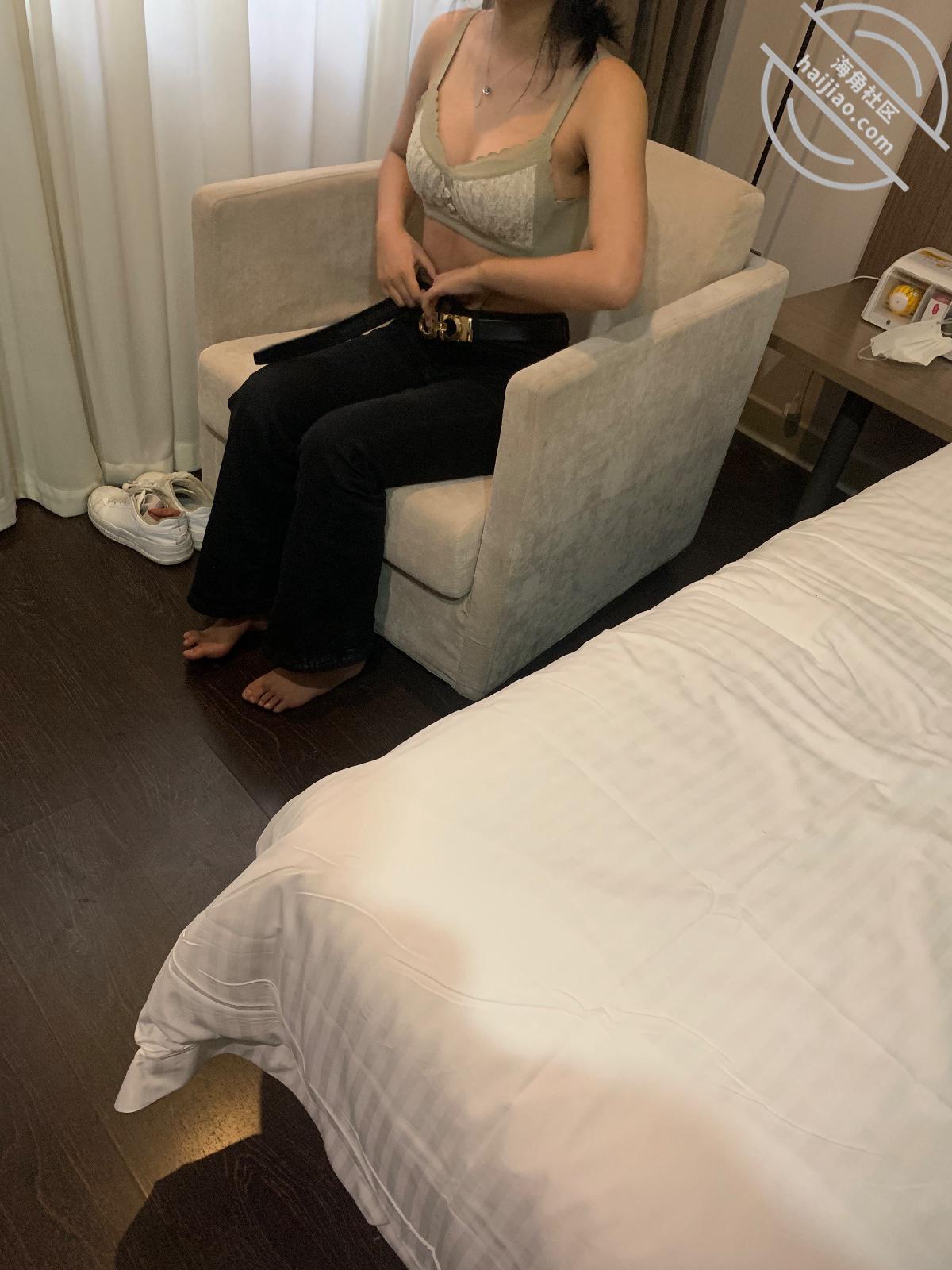 图片[2]-作者：蜜桃臀表姐 《最后一次和表姐水乳交融》-老宋小屋