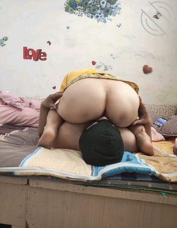 图片[2]-作者：玩偶少年 《【原创】我是妈妈的贱奴给妈妈舔屁眼母子乱伦》-老宋小屋