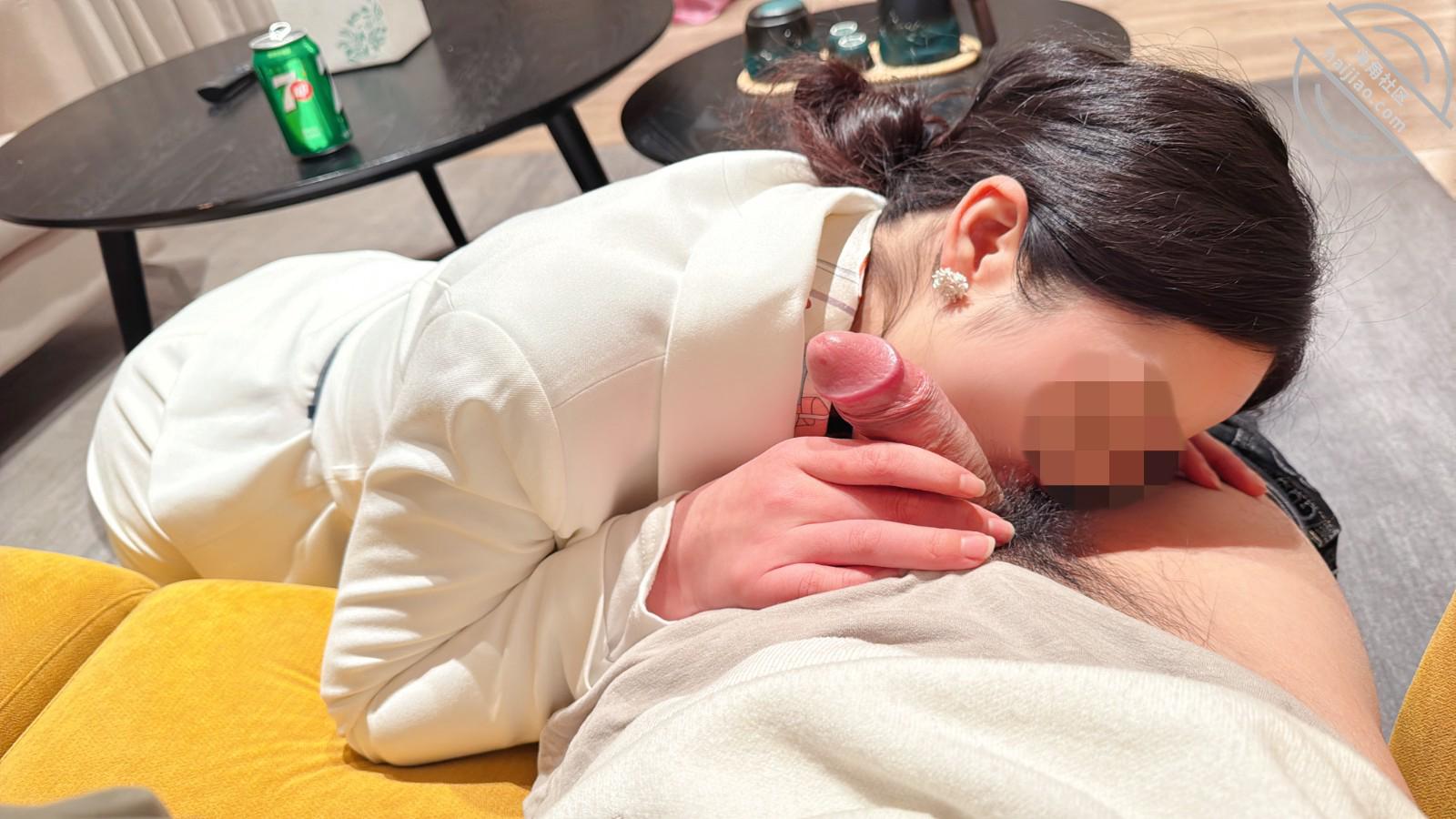 图片[2]-作者：会喷水的亲姐姐 《【超清原创】“女神节”接姐姐下班，人前穿正装纯御姐，人后被爆菊内射像母狗》-老宋小屋