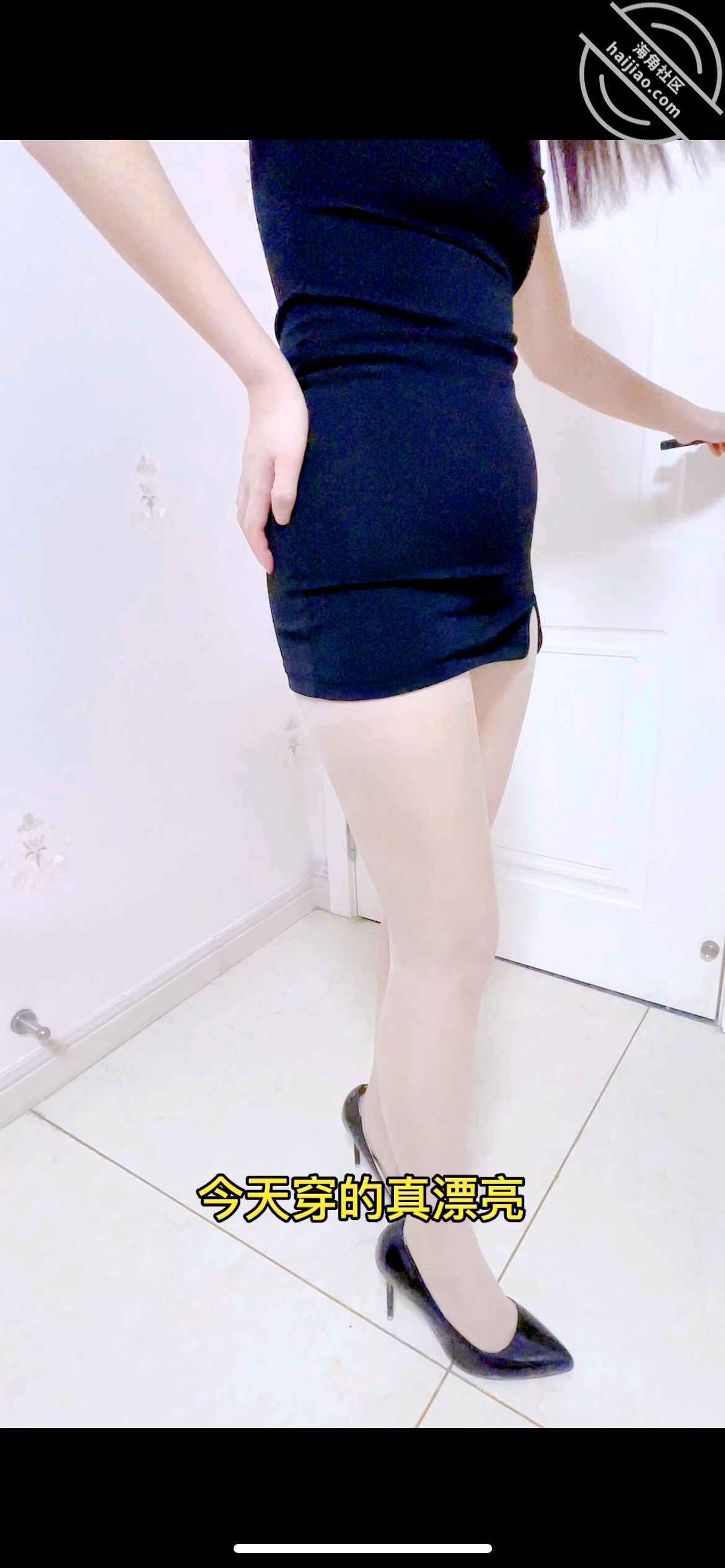 图片[2]-作者：强奸少妇邻居 《(原创视频)哄美女邻居儿子下楼买零食，我在家干他妈，她儿子敲门吓的我内射》-老宋小屋