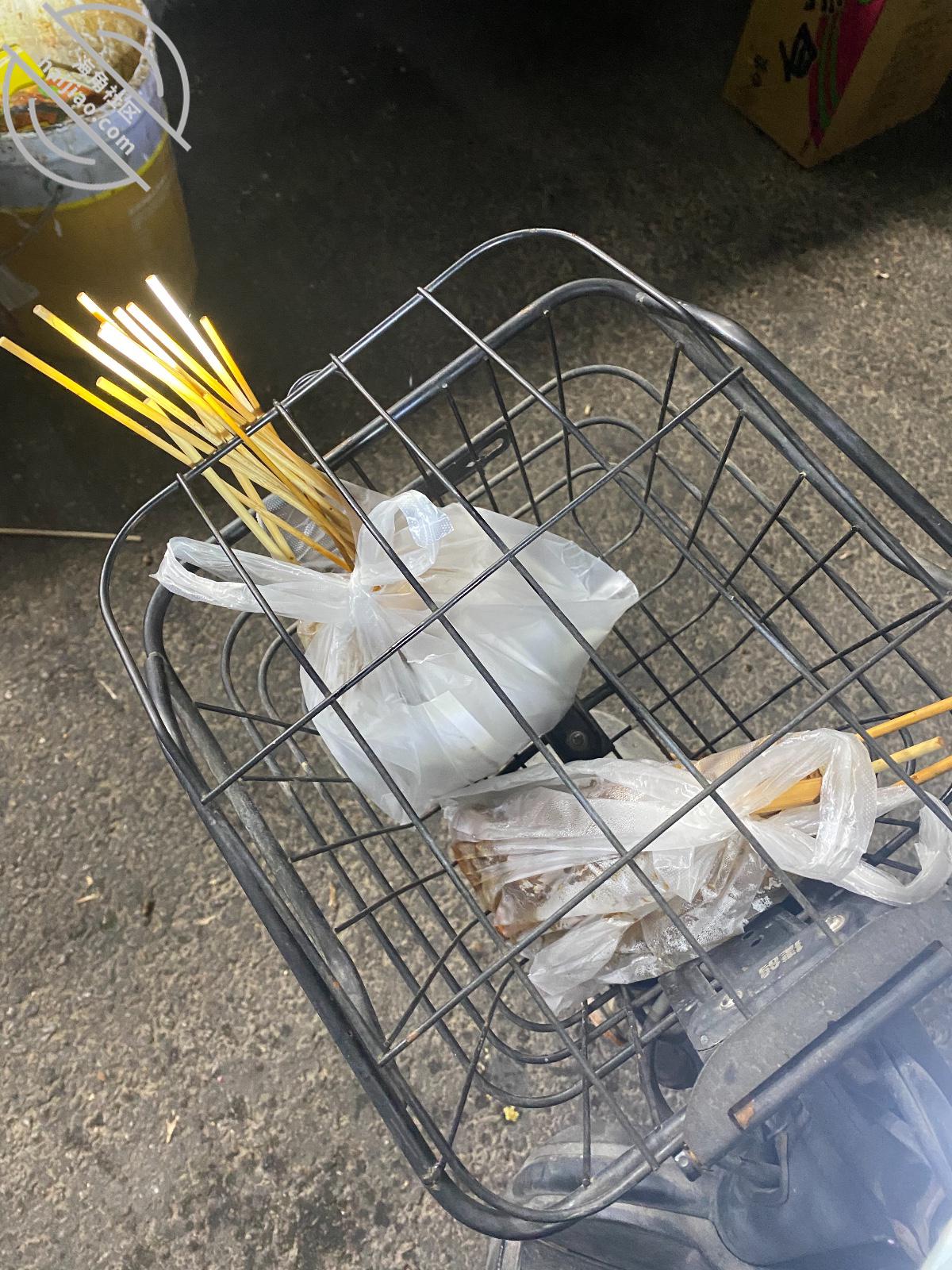 图片[2]-作者：调教别人女朋友给我当母狗 《小奶狗的合租日记（28）木子的道歉惊喜，楼顶天台漏出勾引我！》-老宋小屋