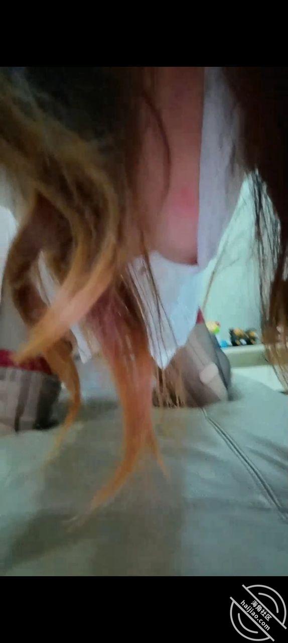 图片[2]-作者：想双飞老婆姐姐 《爆操在沙发上完成海友任务得骚逼大姨子，有大姨子自拍挨操视角！》-老宋小屋