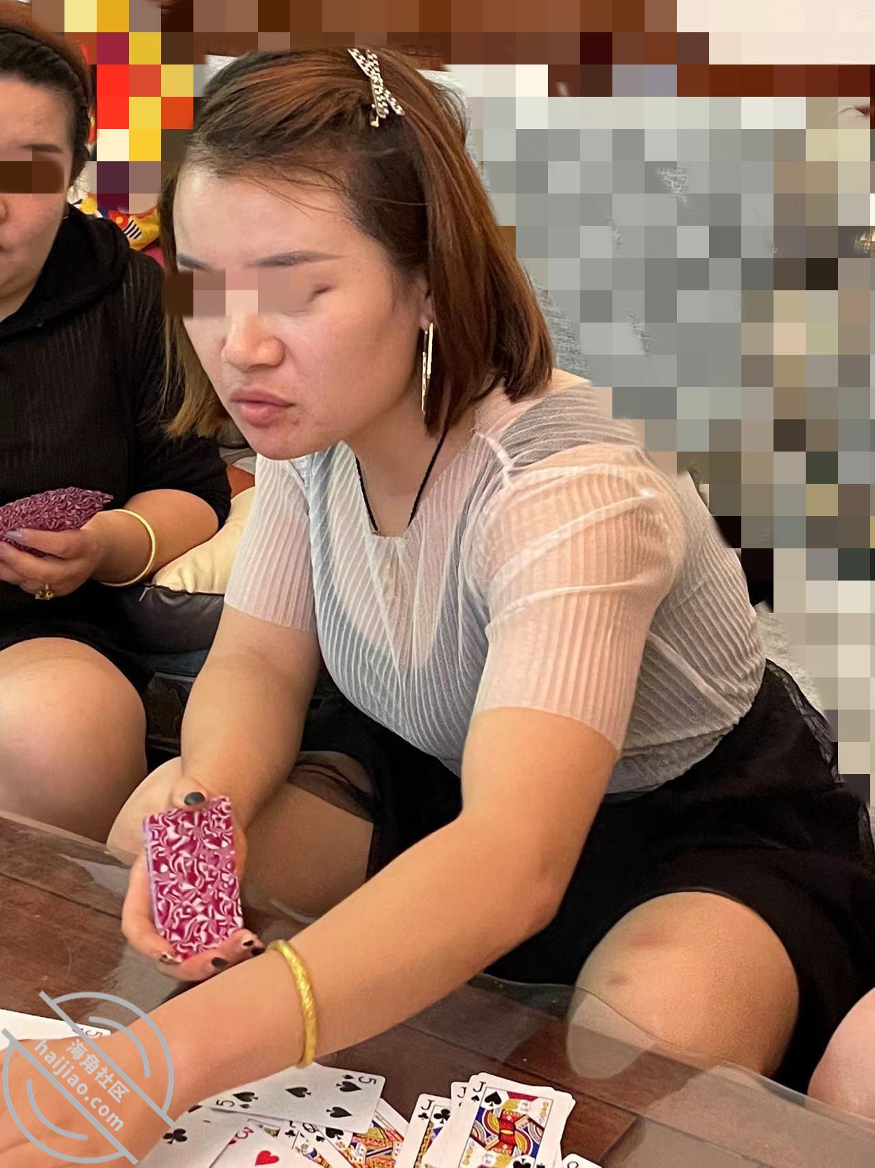 图片[2]-作者：我的巨乳亲表姐 《【原创】偷拍表姐的闺蜜们上厕所！第三弹 都是我认识人！太刺激了！》-老宋小屋