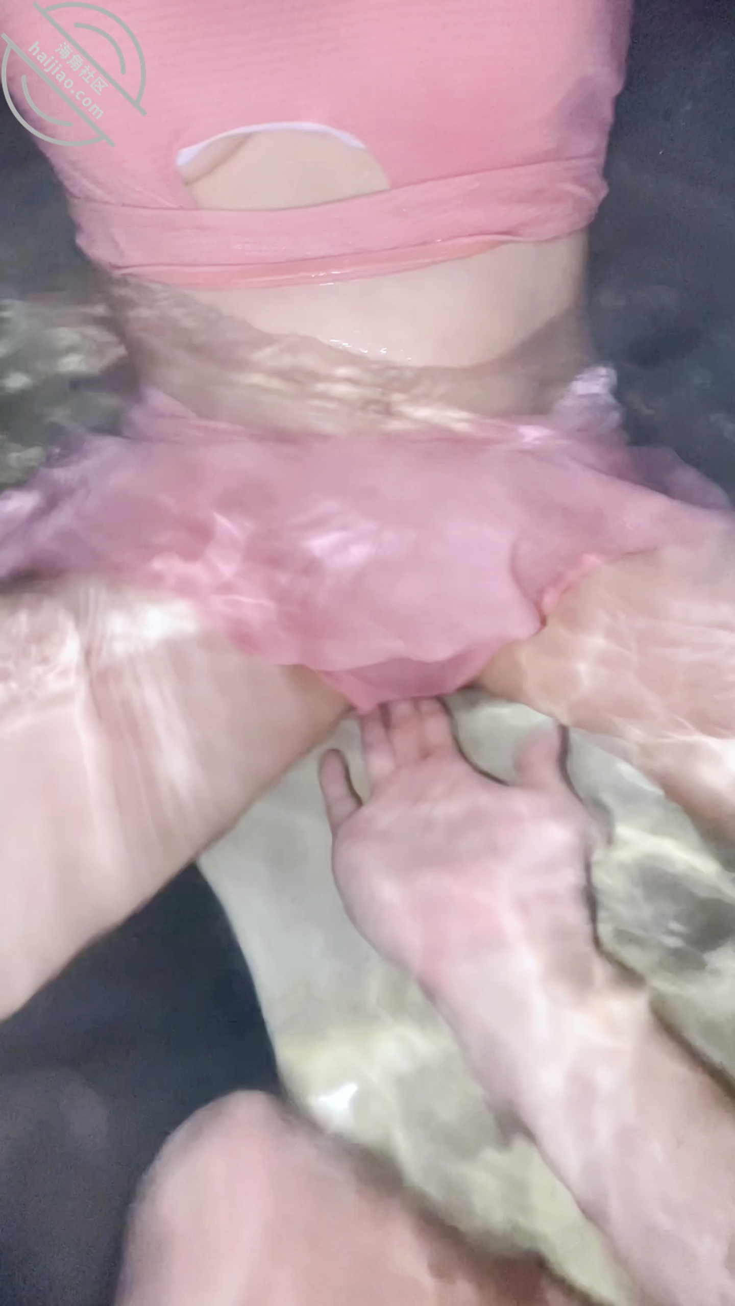 图片[2]-作者：我的母狗房东 《【温泉门原创】和母狗房东泡温泉，当着大家面内射就是刺激，无视路人》-老宋小屋