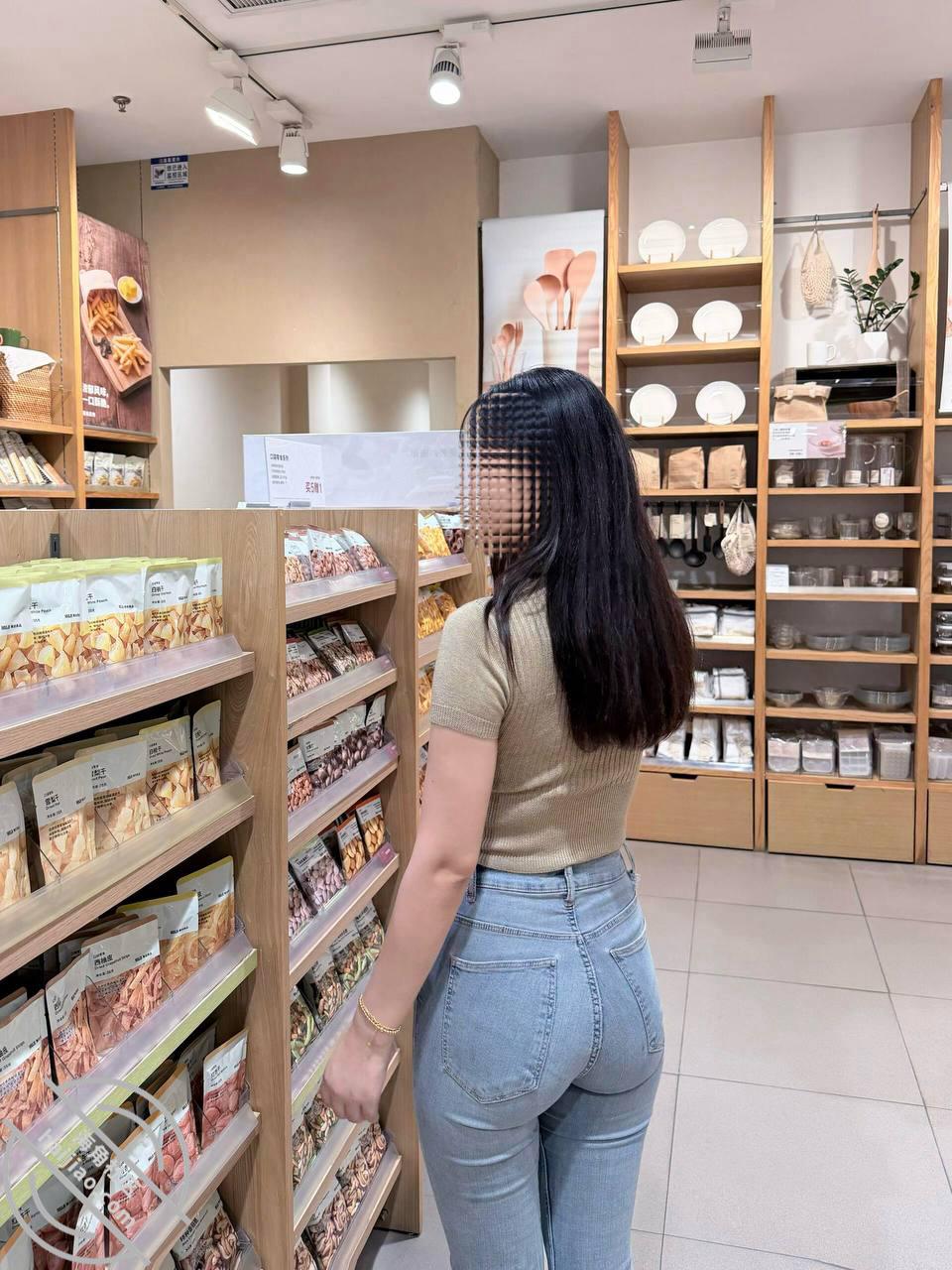 图片[2]-作者：39岁妈妈和30岁堂姐 《（原创108视频贴）肛塞插入堂姐屁眼，让堂姐跪舔鸡巴，操的堂姐叫爸爸》-老宋小屋