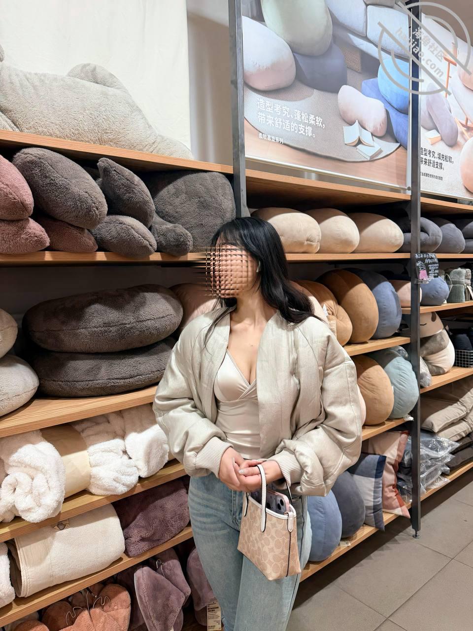 图片[2]-作者：39岁妈妈和30岁堂姐 《（原创113视频贴）终把堂姐双洞齐开！我插入了堂姐的屁眼，假鸡巴插入骚逼》-老宋小屋