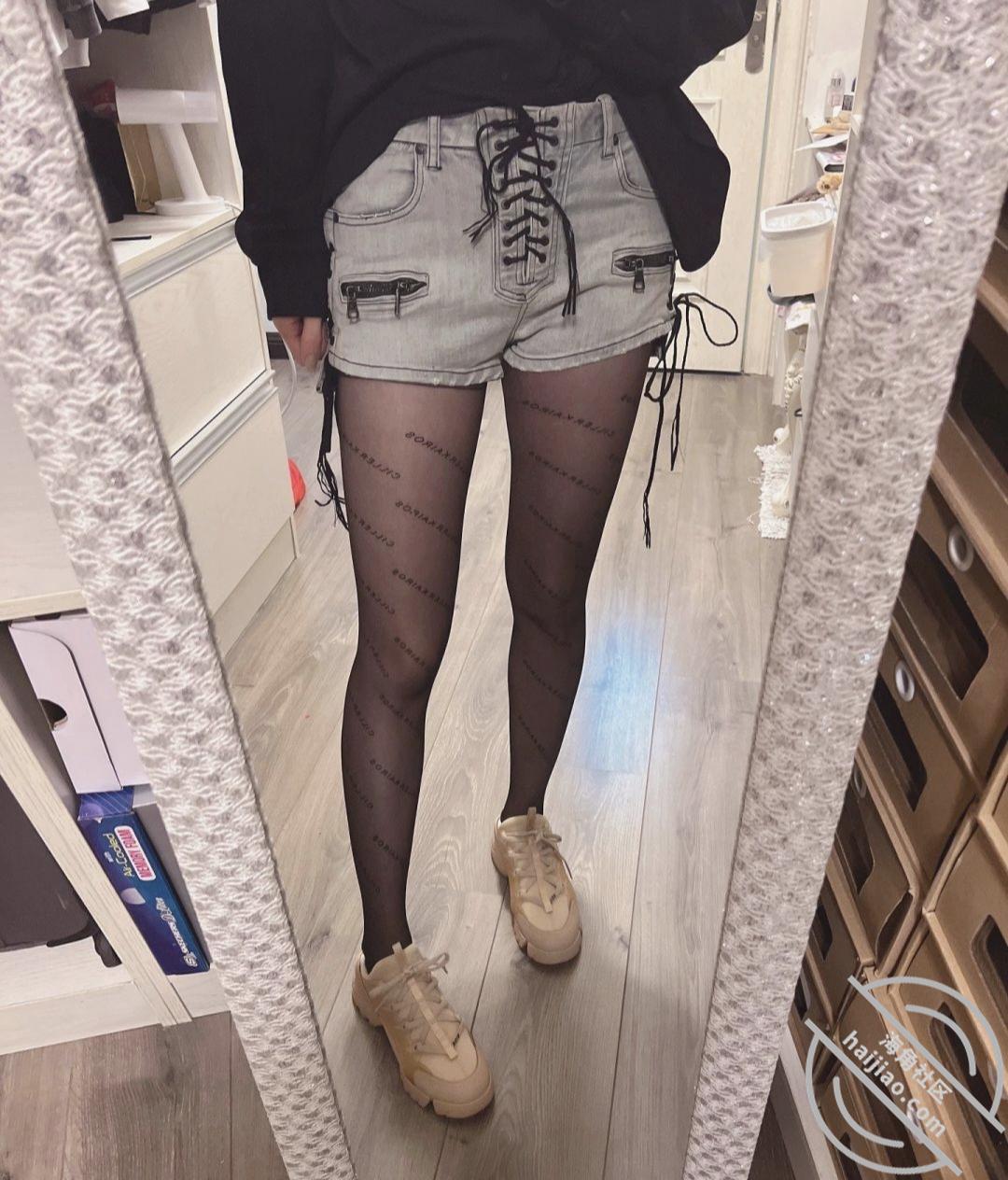 图片[2]-作者：我的36岁后妈 《视频贴老爸不在家 我溜进爸妈房间 内射时候让36岁后妈喊爸爸》-老宋小屋