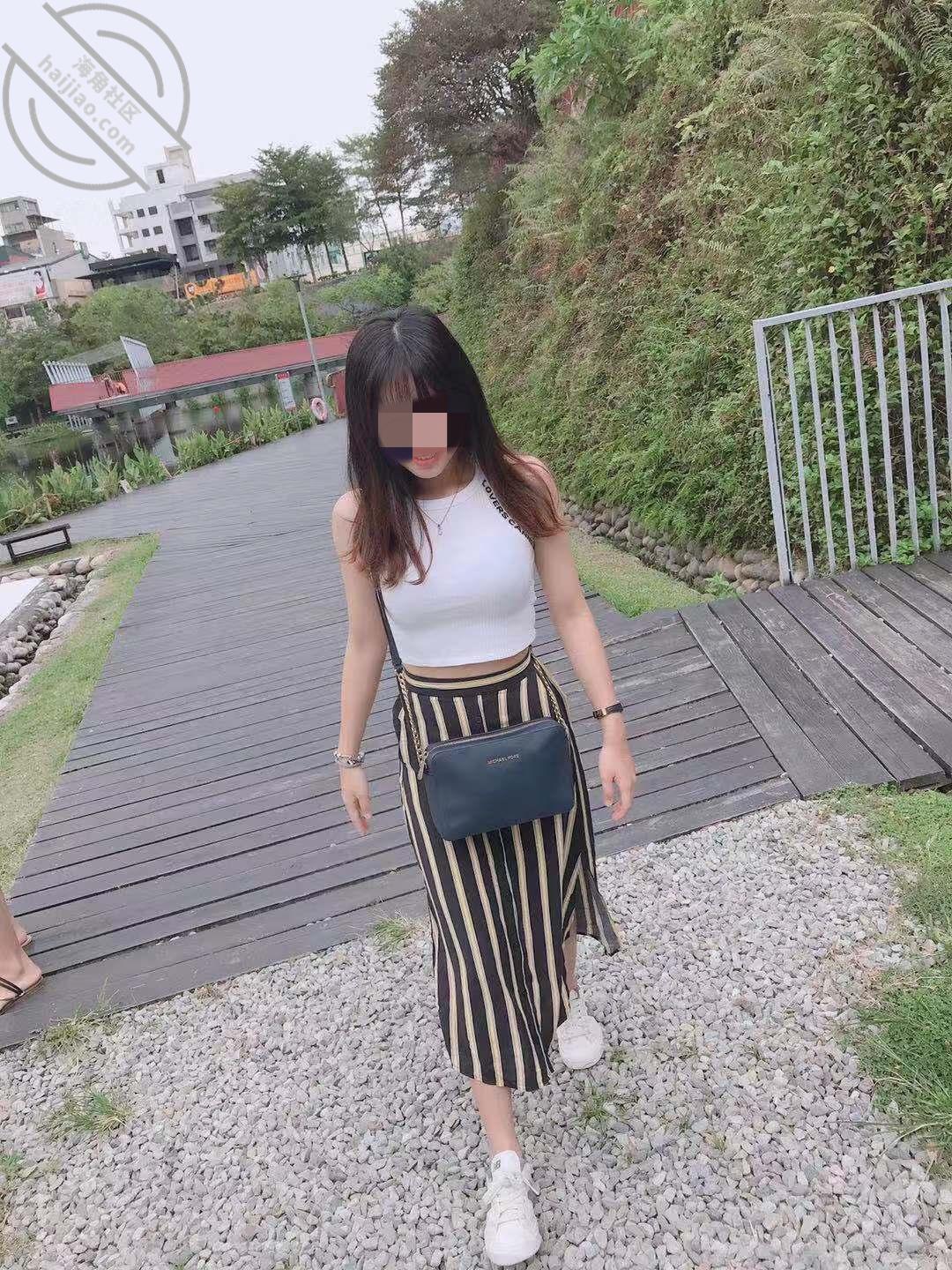 图片[2]-作者：家有娇妻丶 《【热门原创】让18岁的小妹妹穿上半腿袜，一起多人5P，最后两女一起被内射》-老宋小屋