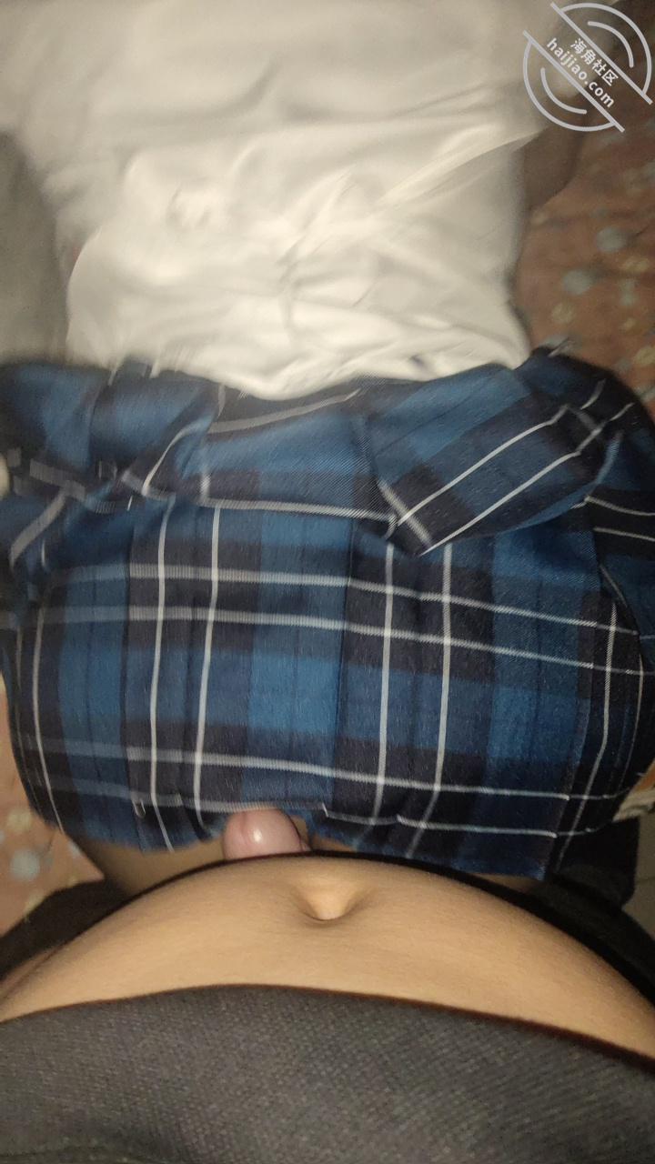 图片[2]-作者：19岁女儿小亚 《视频 让女儿穿着她闺密的jk和黑丝 让我享受双重刺激 闻着她闺蜜味道射》-老宋小屋