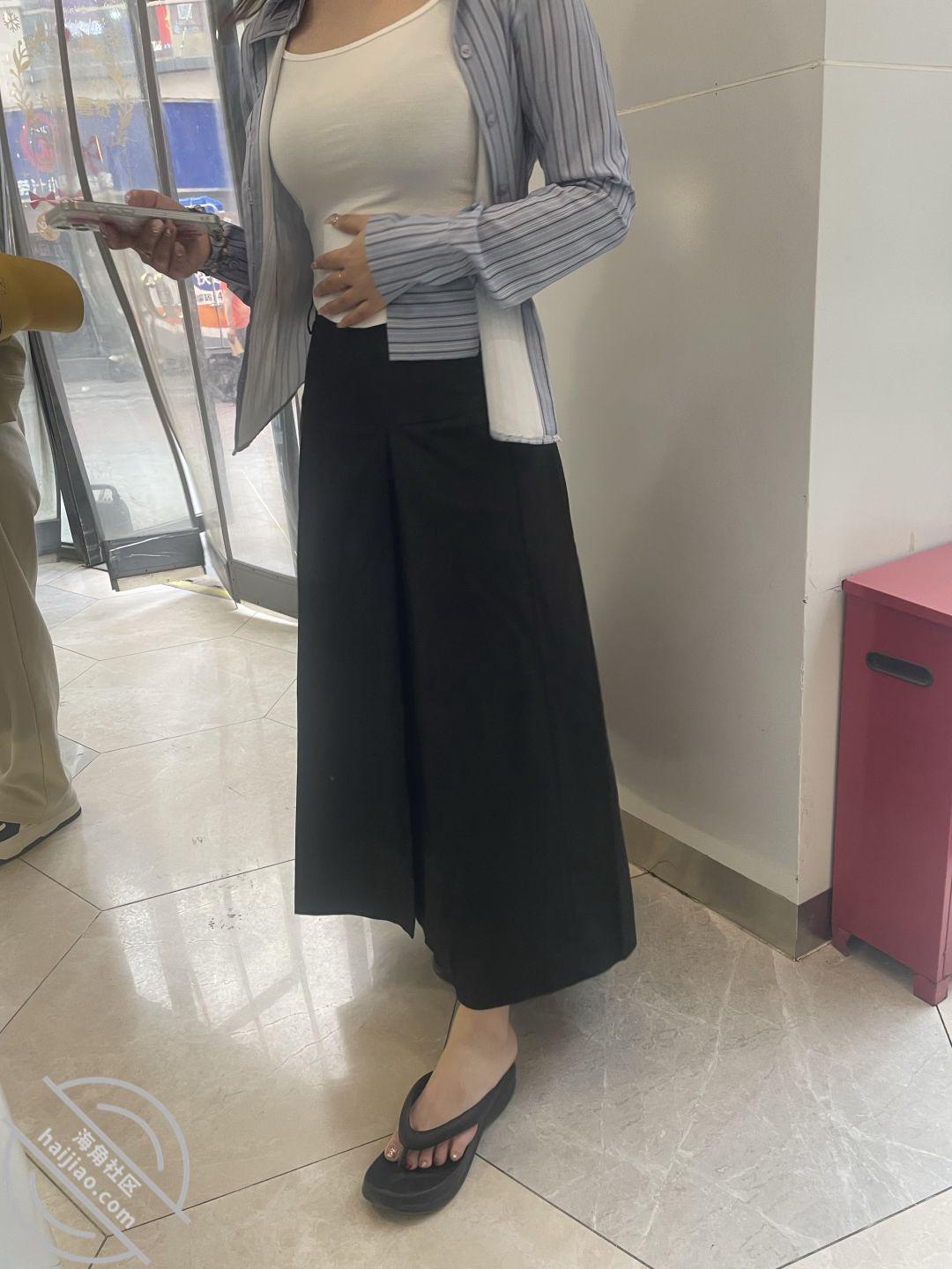 图片[2]-作者：19岁女儿小亚 《视频贴 女儿生日给了我大大惊喜，做爱中她闺密打电话好像发现了什么》-老宋小屋