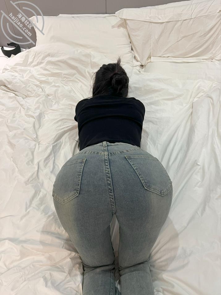 图片[20]-作者：奶子即正义 《原创:约操高颜值长腿姐姐,牛仔裤裤里丝,狗链子拴起来的玩,对着脸爆射~》-老宋小屋