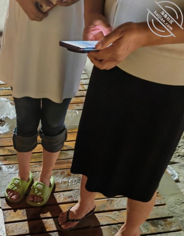 图片[21]-作者：妈妈的味道（干妈变成了情人） 《(原创视频)97：干妈还在和她老公打电话时，我便把她操了（第一视角）》-老宋小屋