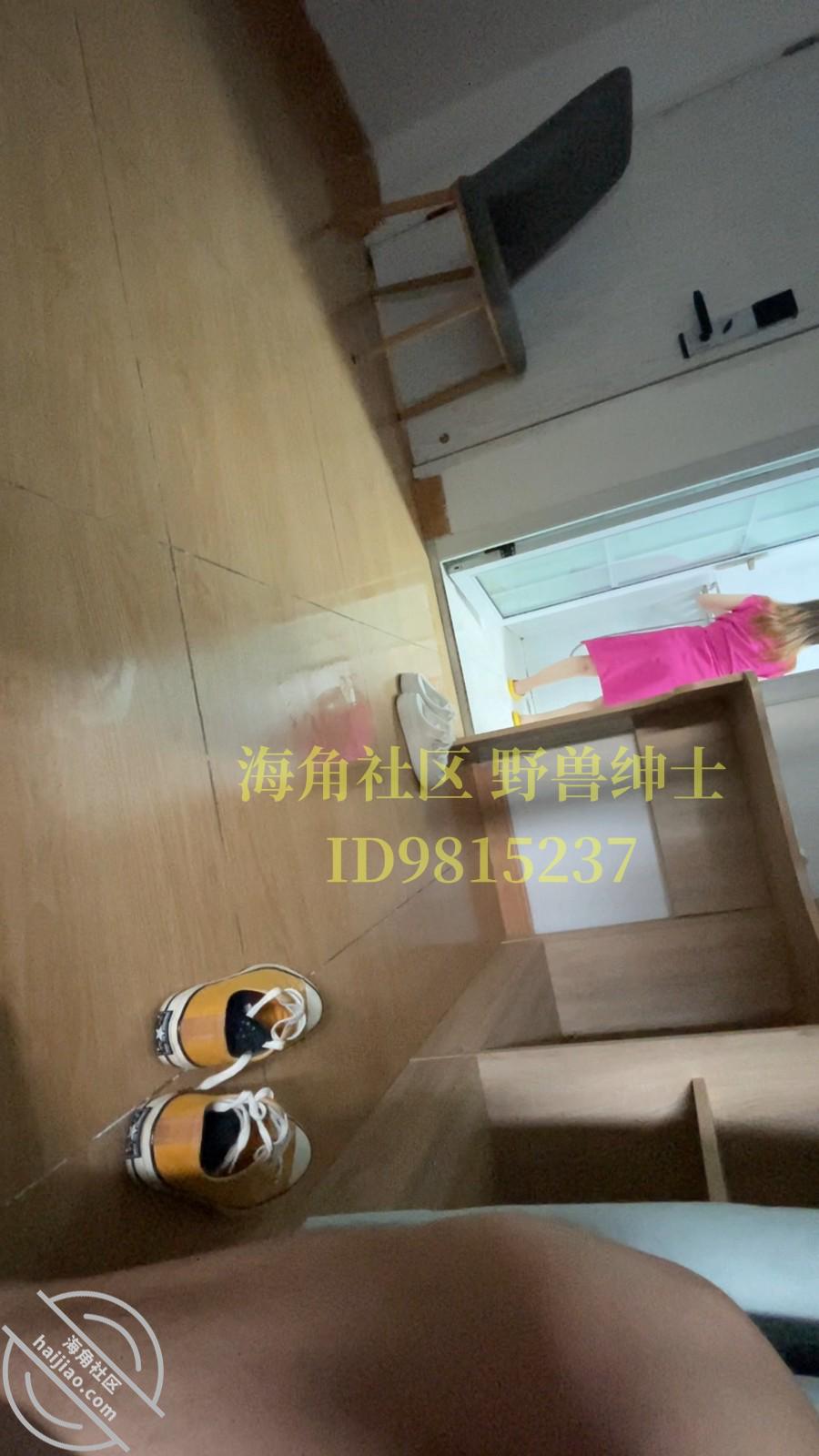 图片[24]-作者：小兽先生 《【野兽原创35】高贵的奔驰少妇，独处时却喜欢跪舔鸡巴，太性福了》-老宋小屋