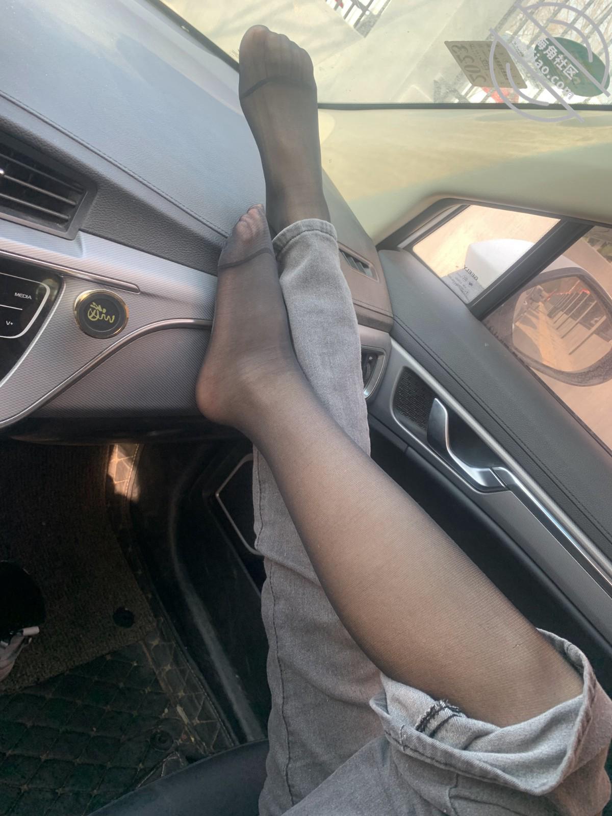 图片[25]-作者：内心中的黑暗之神 《我和亲妹妹的性福生活22 车震内射 差点被路人发现！！》-老宋小屋