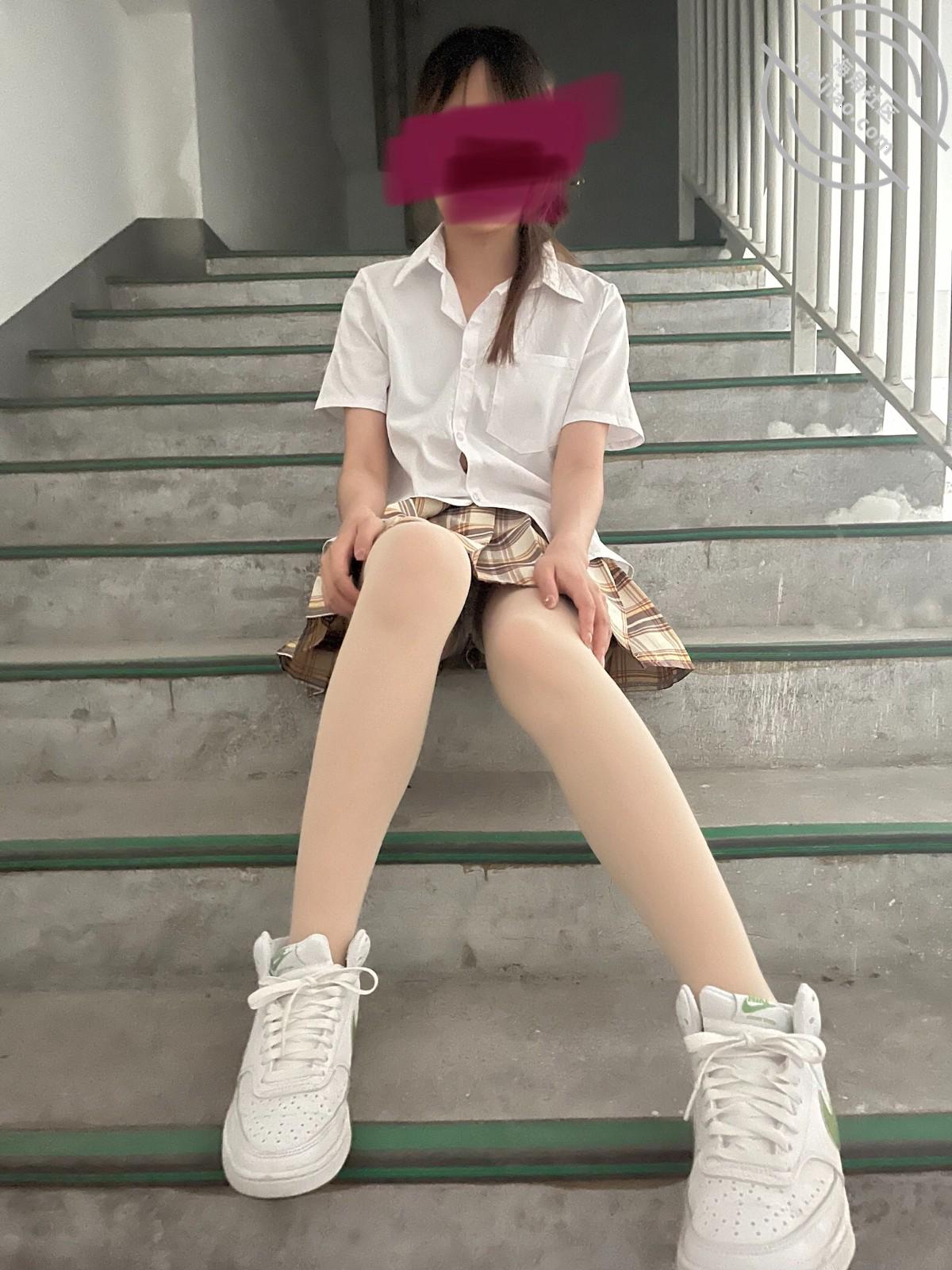 图片[3]-作者：和妹妹同居的生活 《精华户外（原创）刚考上大学的妹妹来到大城市和我同居…18学校内做爱》-老宋小屋