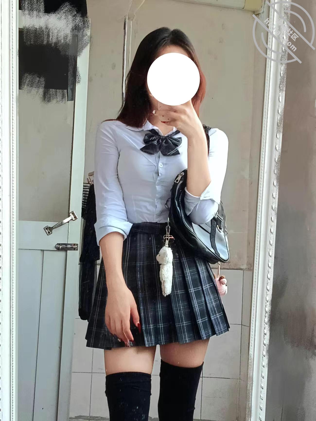 图片[3]-作者：烟色晚空、 《原创:甜美系肤白貌美表妹,小骚货还和我装睡着了,那你睡你的,我玩我的吧~》-老宋小屋