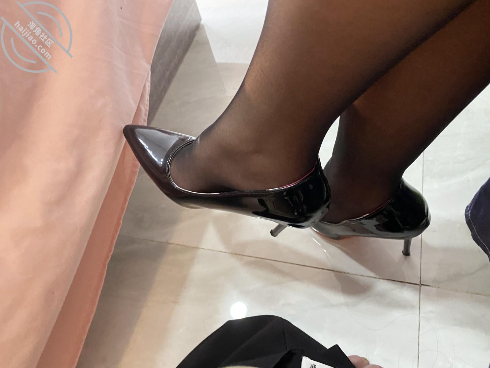 图片[3]-作者：舅妈的爱情故事 《【真实乱伦】雨后小故事-舅妈白衬衫若隐若现的诱惑》-老宋小屋