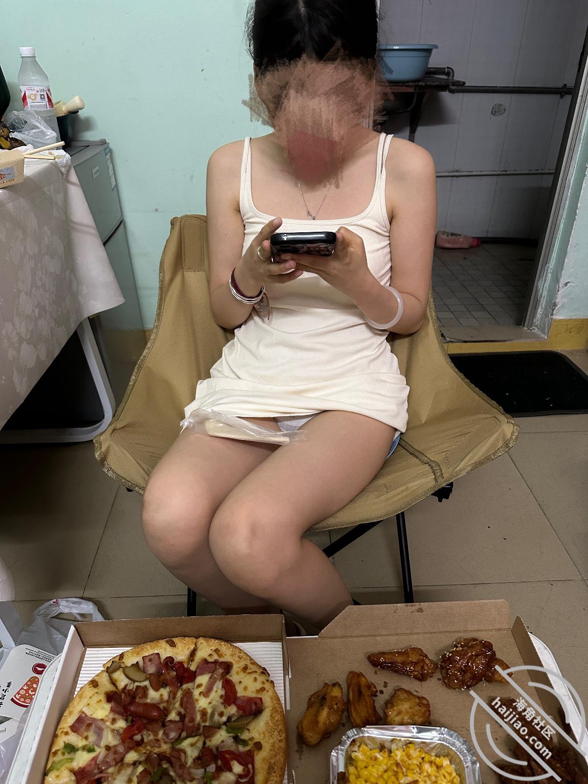 图片[3]-作者：我有个萝莉小表妹 《【8】 姨妈和姨夫今晚出去有事，我借着请表妹吃夜宵的借口，把她操到痉软》-老宋小屋