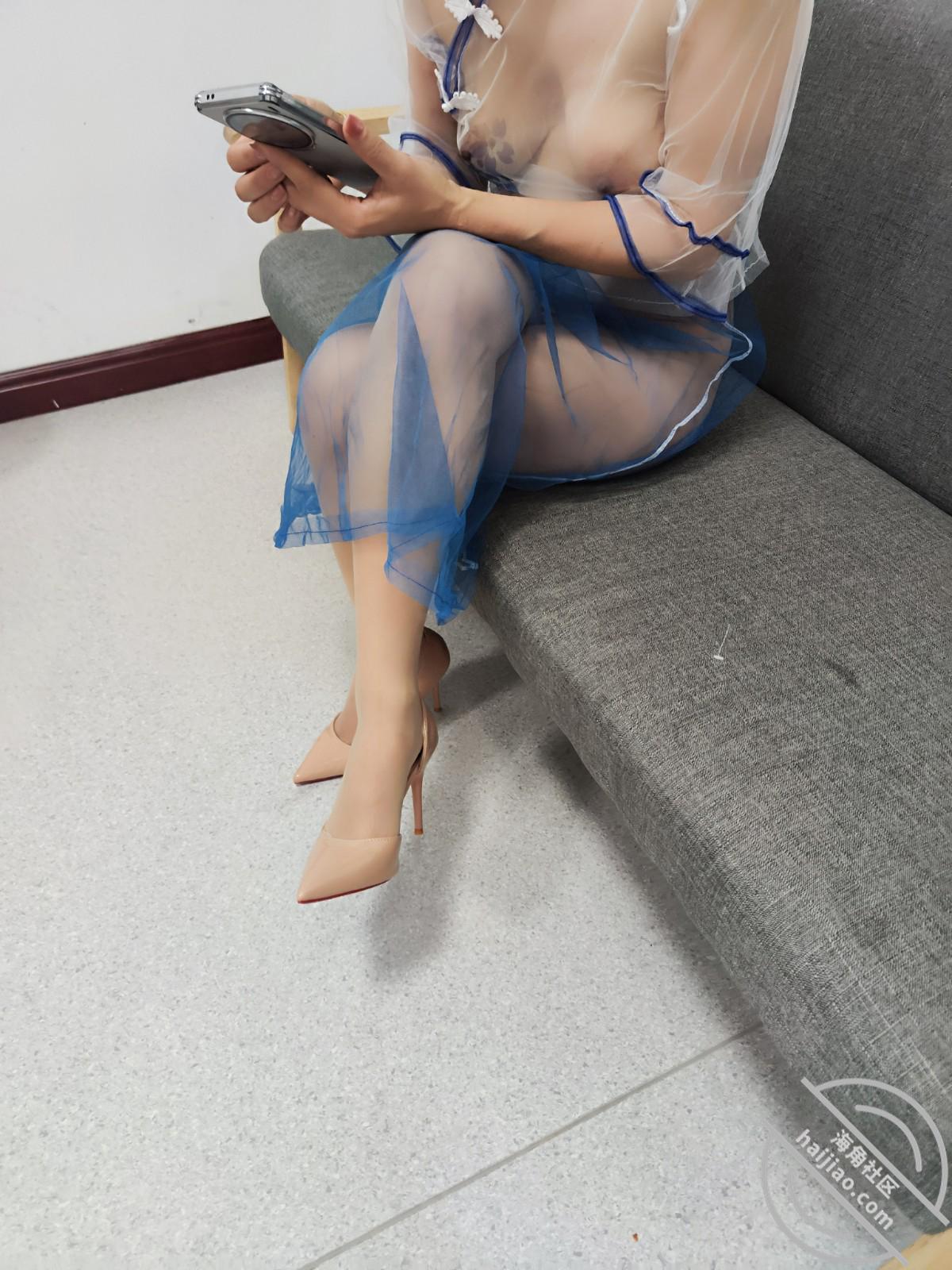 图片[3]-作者：脆脆倒在丝袜上 《海角原创（44）给嫂子换上了骚红古装，女上位喷了我一脸水》-老宋小屋