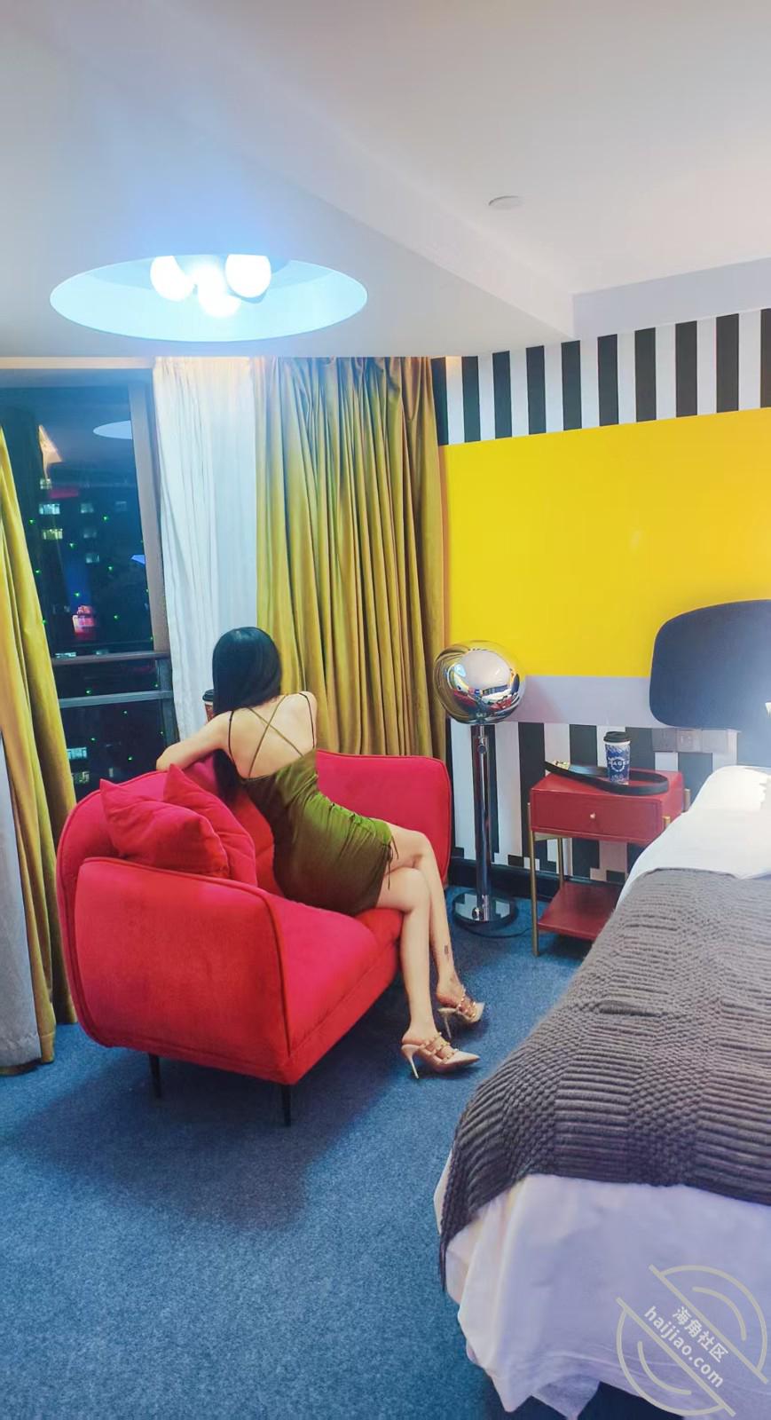 图片[3]-作者：亲姐的诱惑 《[原创视频]25.性欲高涨后淫荡骚逼姐姐主动足交，让我兴奋莫奋力冲刺》-老宋小屋