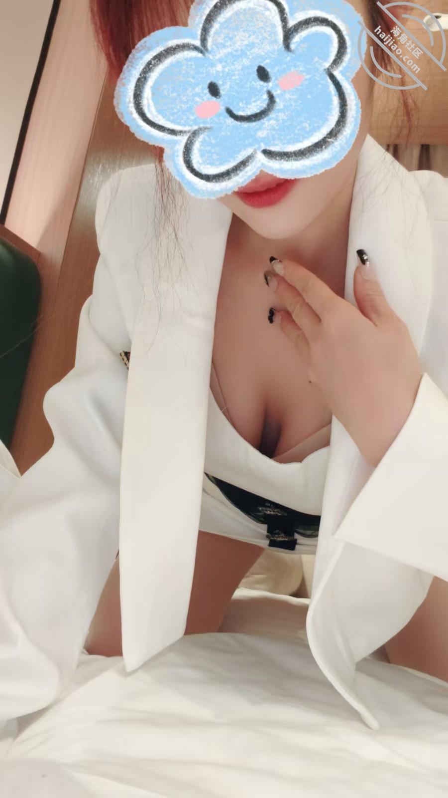 图片[3]-作者：亲姐的诱惑 《[原创视频]80“职场”御姐风的姐姐被我操到高潮试图推开我，我更卖力操了》-老宋小屋