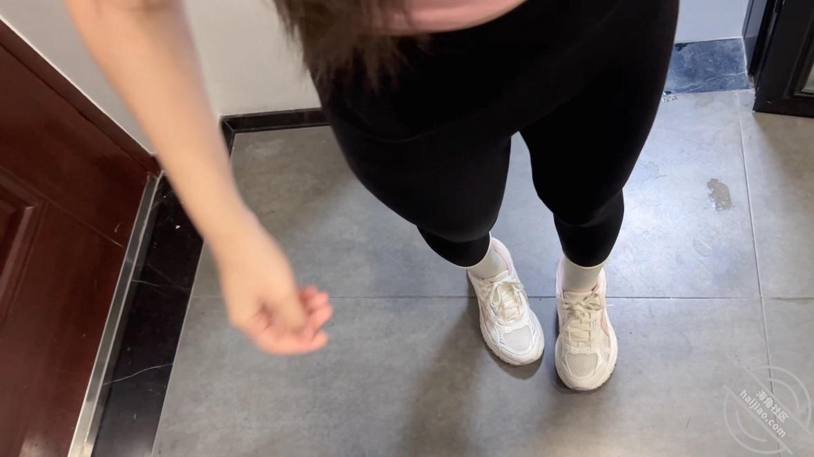 图片[3]-作者：与儿子幼儿园老师偷情 《小朱老师穿瑜伽服被我狂操的淫水连连，老公问她最近逼怎么有点松》-老宋小屋