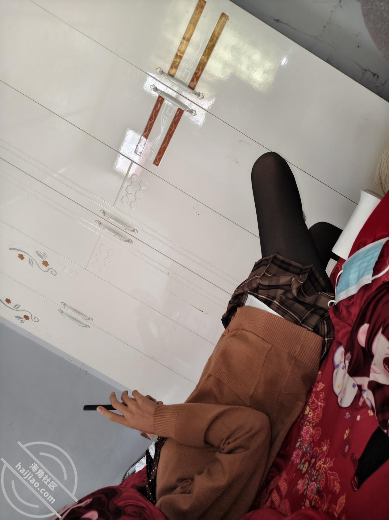 图片[3]-作者：打野王子 《JK学生妹学圆溜大屁股，一根18厘米的鸡巴直入花心脸都红了》-老宋小屋