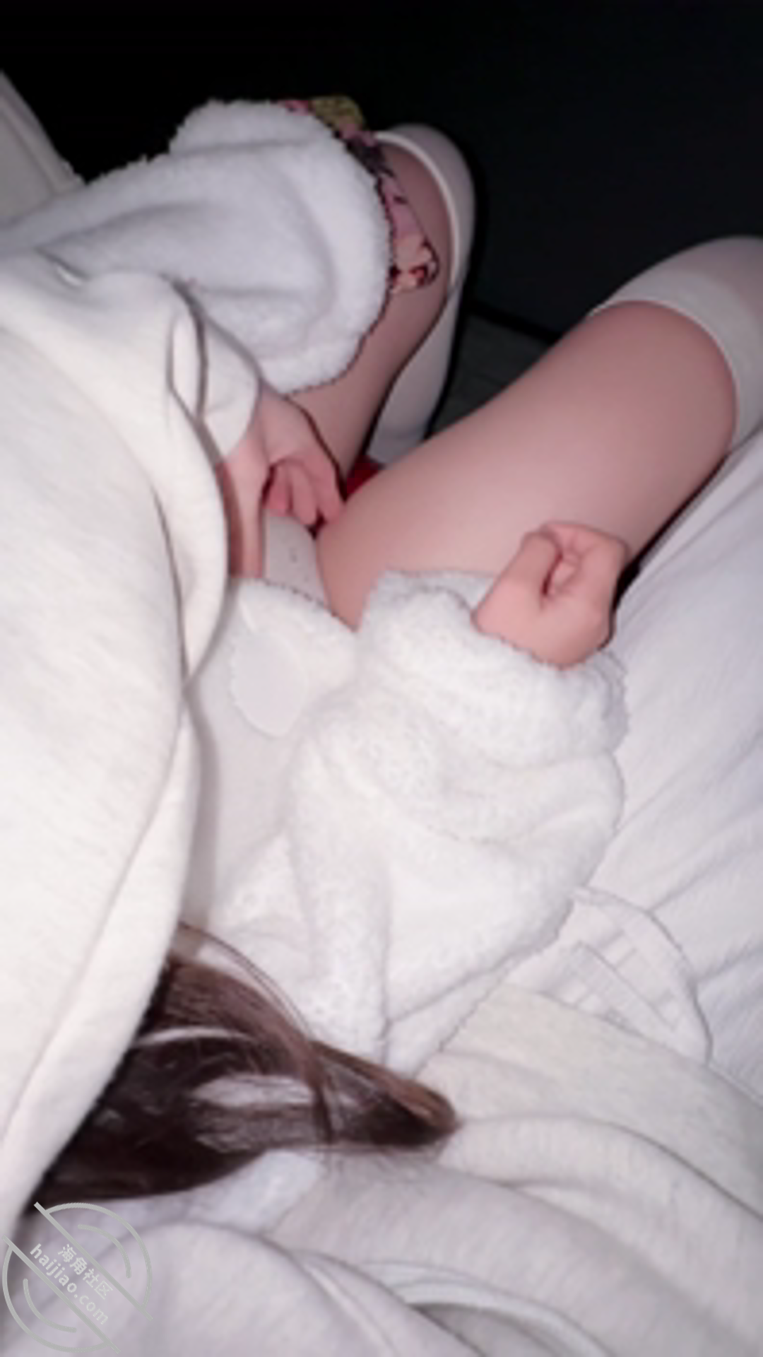 图片[3]-作者：萝莉小表妹 《【原创视频51】影院里酒精上头，扒开我的裤子口嗨，滑滑梯狭小空间猛操一顿》-老宋小屋