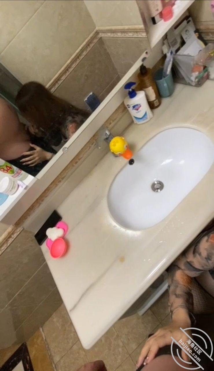 图片[3]-作者：想双飞老婆姐姐 《趁老婆不在家大姨子主动穿旗袍勾引我操她骚穴，大屁股太能扭了》-老宋小屋