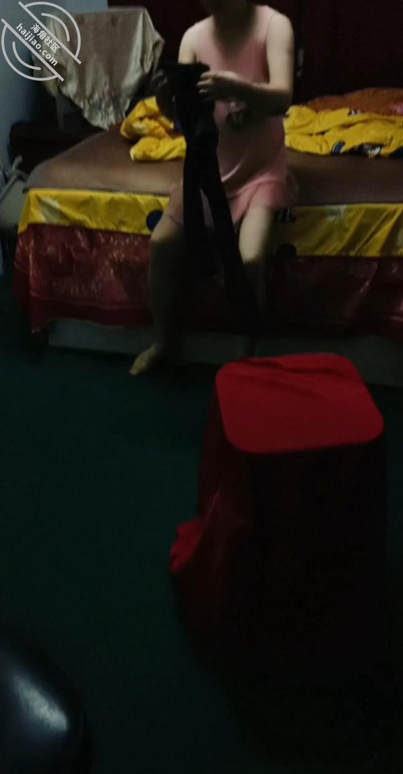 图片[3]-作者：与母缠绵 《小半月之久，在客厅内射我妈的骚逼（四十一）视频帖》-老宋小屋