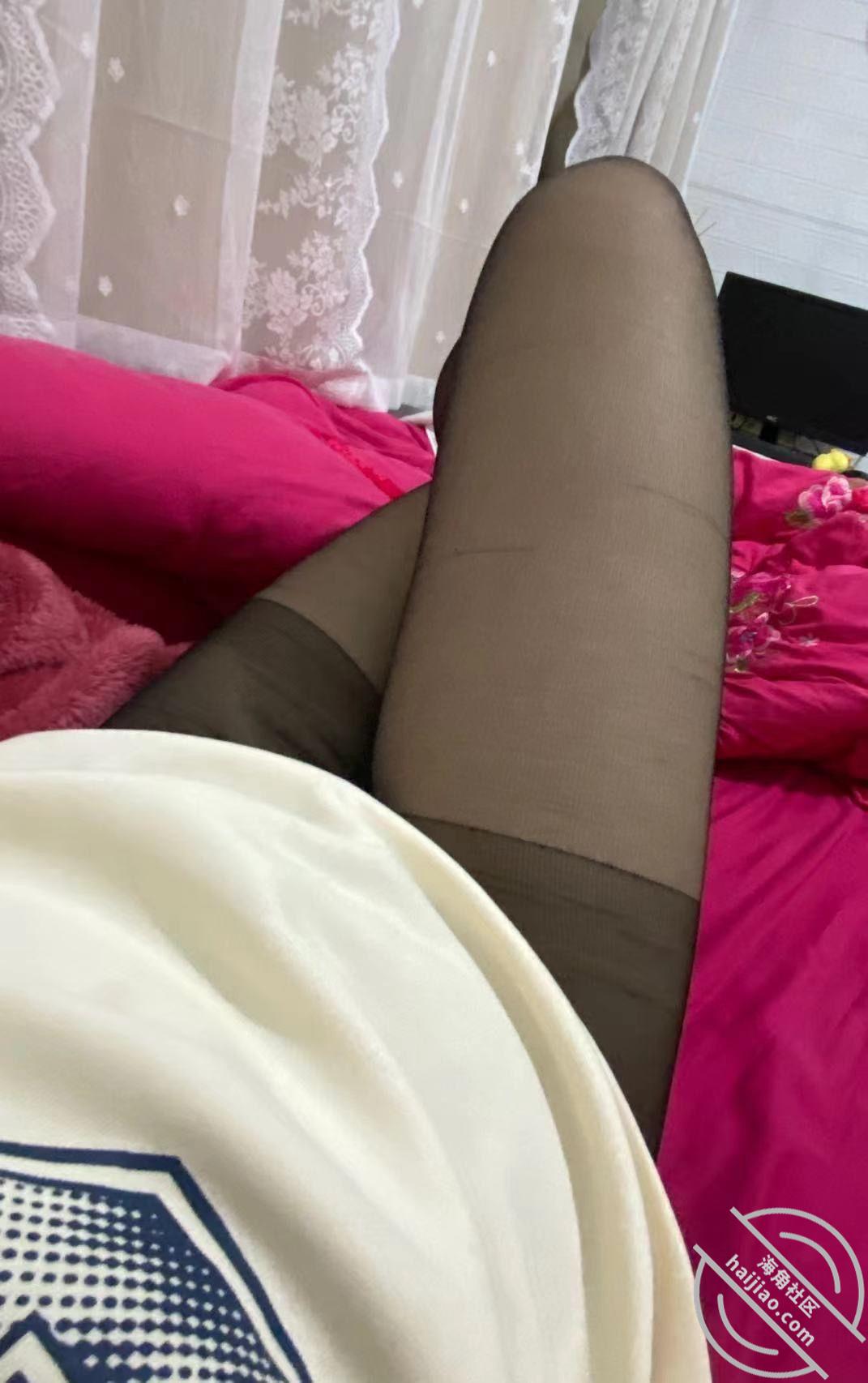 图片[3]-作者：我的36岁后妈 《对老爸的恨意转成对老妈的抽插，穿上我喜欢的黑丝白袜 对着婚纱照狠狠内射》-老宋小屋