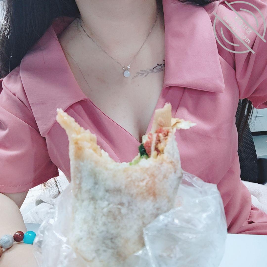 图片[3]-作者：19岁女儿小亚 《视频 女儿在浴室洗澡 俺没控制住 隔壁都是人 女儿捂着嘴没敢大声》-老宋小屋