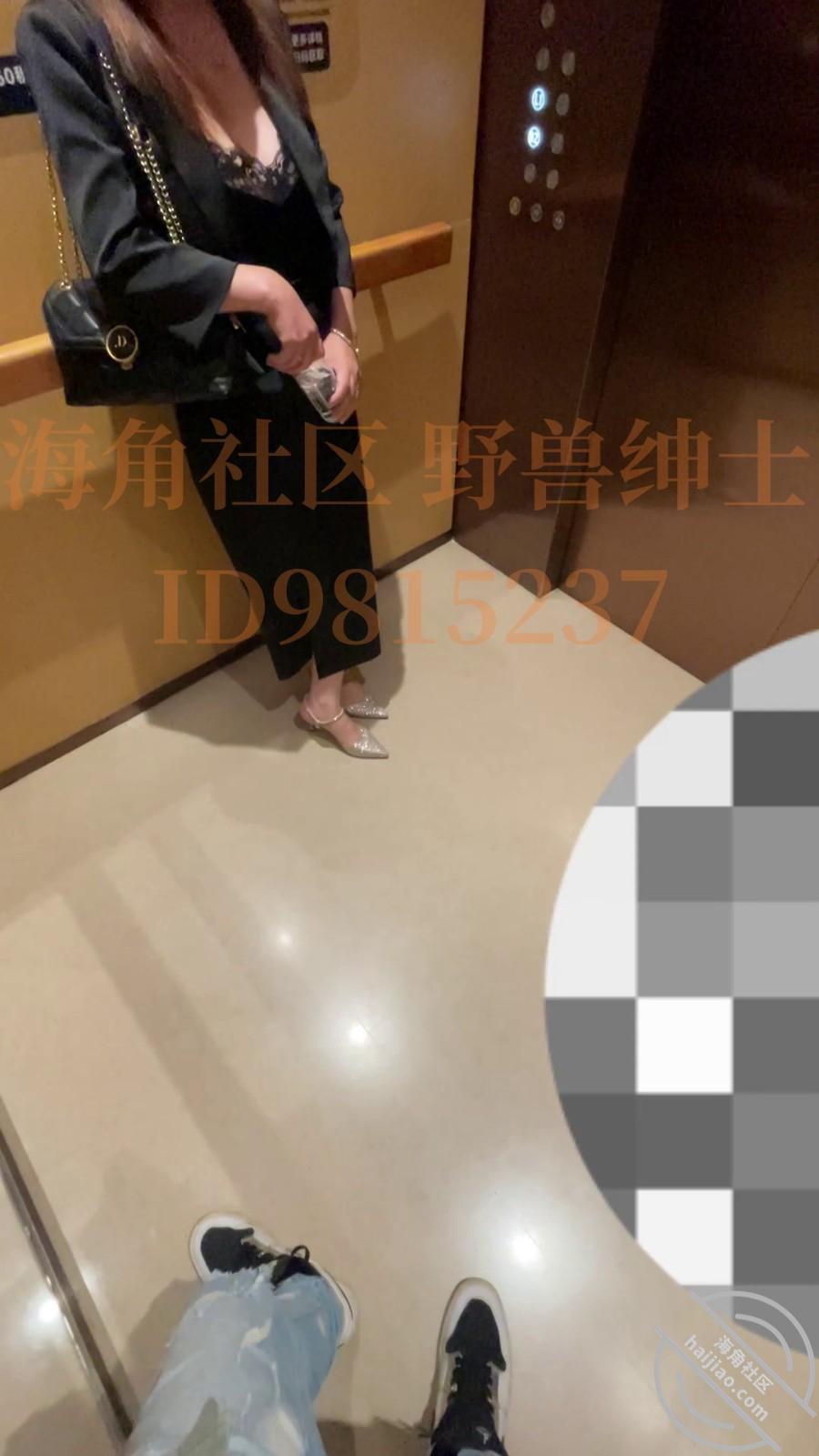 图片[3]-作者：小兽先生 《【野兽原创32】陪离异少妇逛街，低胸裙高跟鞋，欲望上头拉到KTV就是爆操》-老宋小屋