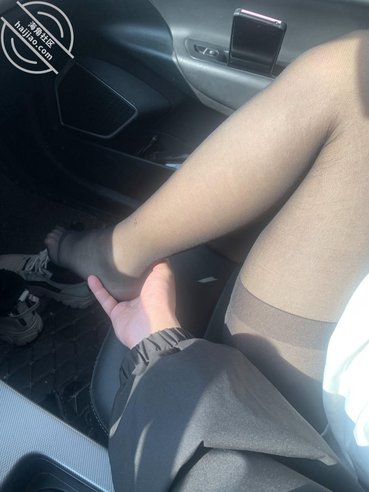 图片[30]-作者：内心中的黑暗之神 《我和亲妹妹的性福生活22 车震内射 差点被路人发现！！》-老宋小屋