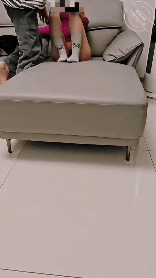 图片[4]-作者：勾人俏妈妈 《18.强行把鸡巴塞进妈妈嘴里。半推半就的妈妈嘴里说着不爽但明显有一点配合》-老宋小屋