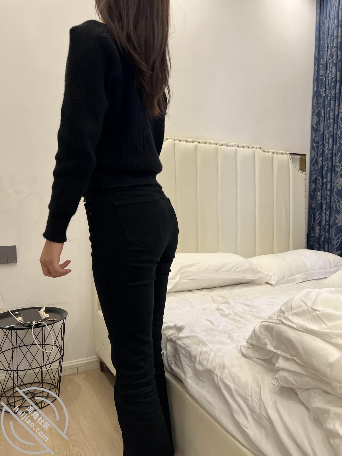 图片[4]-作者：奶子即正义 《正义原创,老爸还在客厅,偷偷溜进妹妹的房里深入她~》-老宋小屋