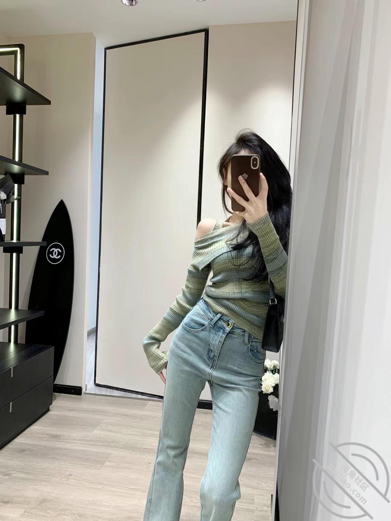 图片[4]-作者：奶子即正义 《原创:约操高颜值长腿姐姐,牛仔裤裤里丝,狗链子拴起来的玩,对着脸爆射~》-老宋小屋